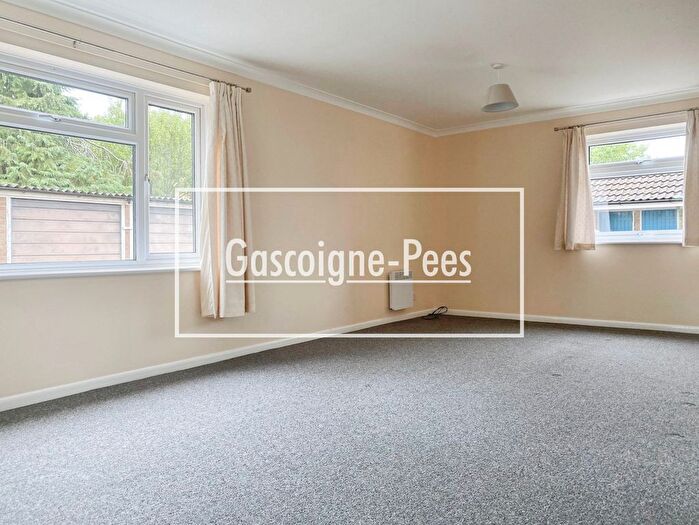 2 Bedroom Flat To Rent In Binley Court, Tadley, RG26