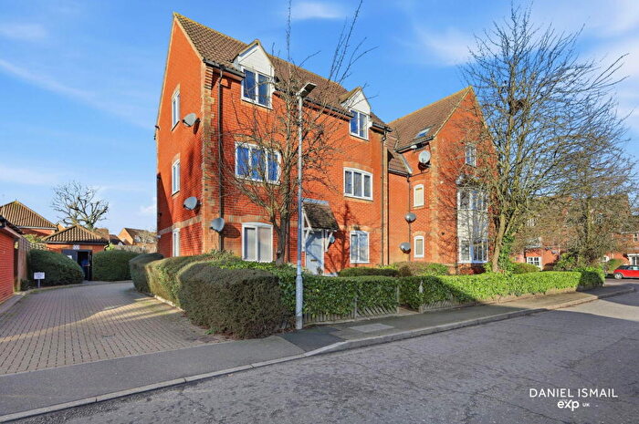 2 Bedroom Flat For Sale In Coburg Lane, Langdon Hills, Basildon, SS16