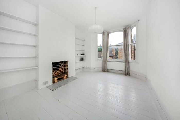 1 Bedroom Apartment To Rent In Woodland Road, Upper Norwood, London, SE19