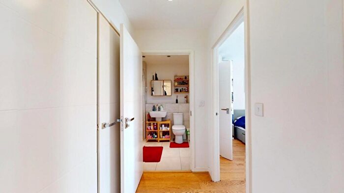 1 Bedroom Flat To Rent In Baronet House Lakeside Drive, Acton, NW10