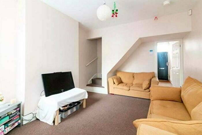 2 Bedroom Terraced House To Rent In Warwick Street, Nottingham, Nottinghamshire, NG7