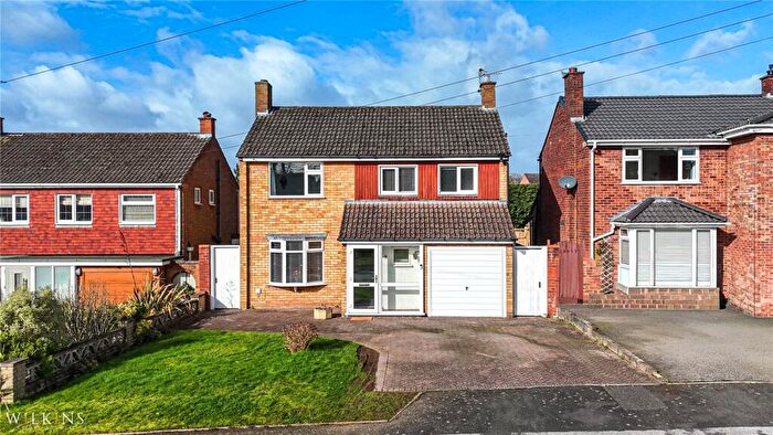3 Bedroom Detached House For Sale In Essex Road, Sutton Coldfield, West Midlands, B75