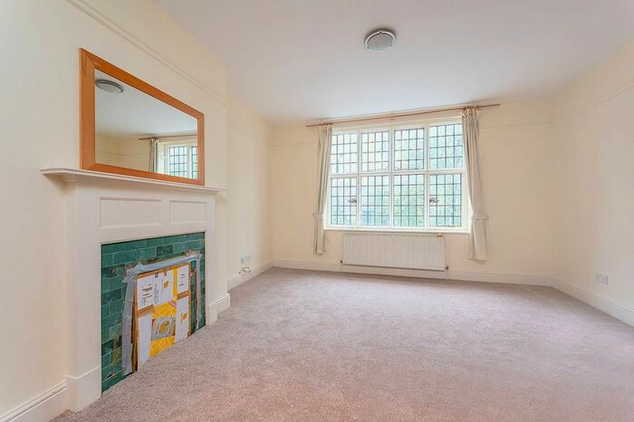 1 Bedroom Flat To Rent In West Kensington, West Kensington, London, W14