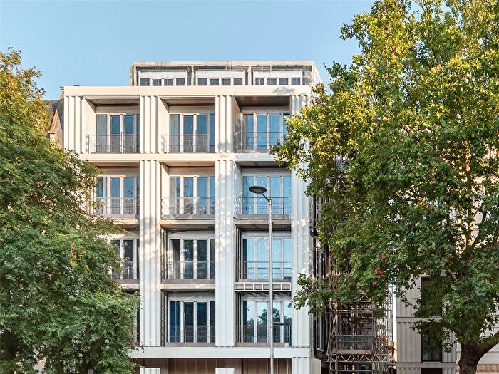 3 Bedroom Flat For Sale In Holland Park Gate, Kensington High Street, London, W8