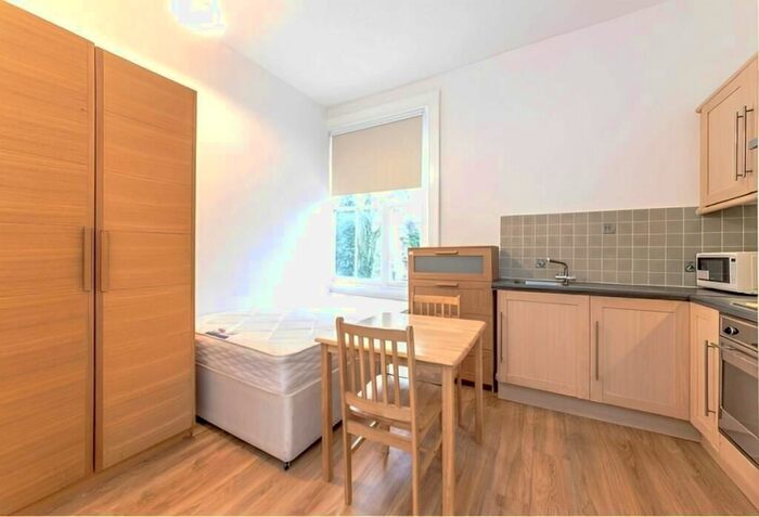 Studio To Rent In Buckland Crescent, London, NW3