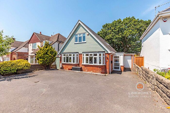4 Bedroom Detached House For Sale In Pound Lane, Poole, BH15