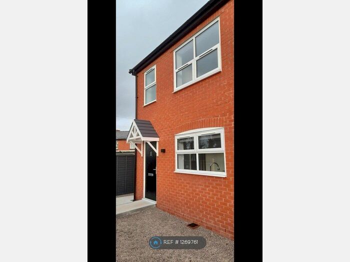 3 Bedroom Semi-Detached House To Rent In Roman Grange, Hereford HR4