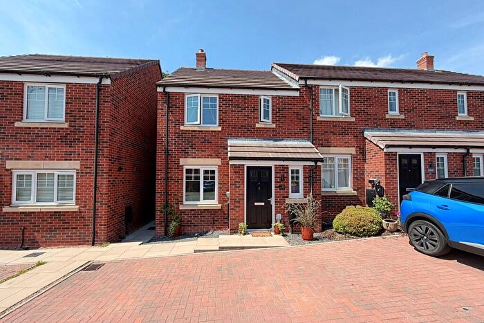 3 Bedroom End Of Terrace House To Rent In Aster Drive, Coton Park, Rugby, CV23