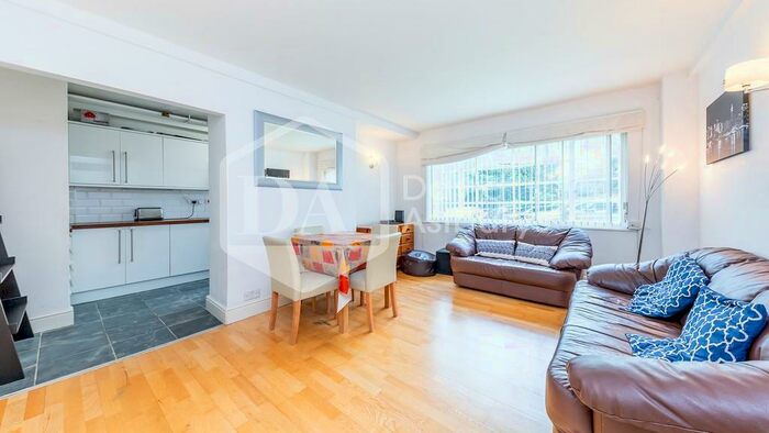 2 Bedroom Apartment To Rent In Hornsey Lane, Highgate, London, N6