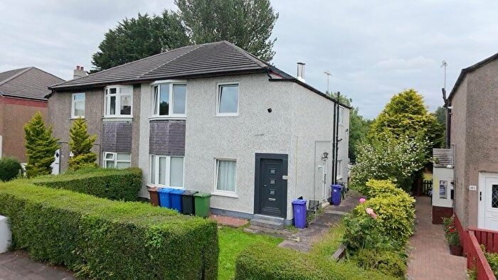 3 Bedroom Flat For Sale In Muirdrum Avenue, Glasgow, G52