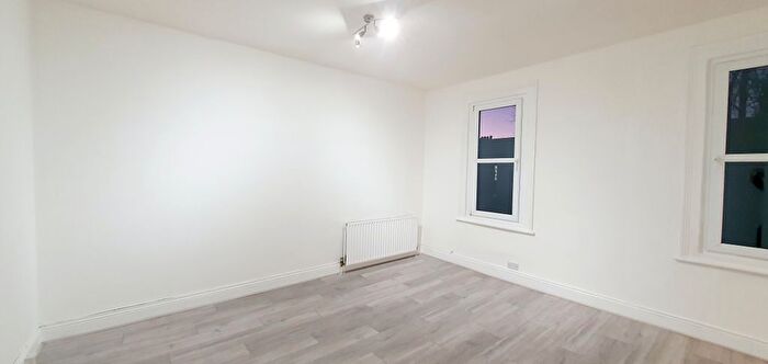 Studio To Rent In Kidderminster Road, Croydon, CR0