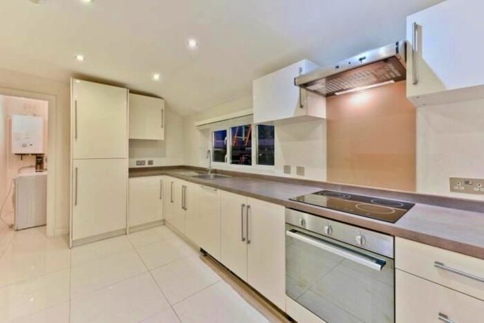 1 Bedroom Flat To Rent In Monnow Road, Bermondsey, SE1