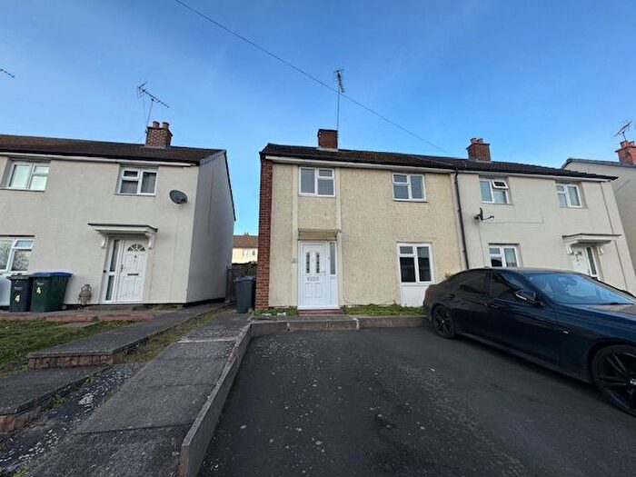 3 Bedroom Semi-Detached House To Rent In Bankside, Great Barr, Birmingham, B43