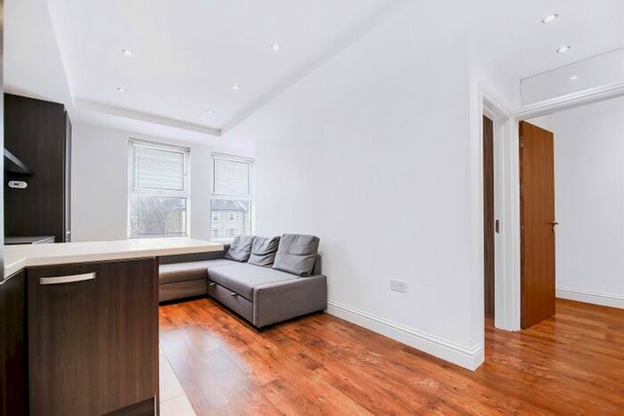1 Bedroom Flat To Rent In Ritherdon Road, Wandsworth Common, SW17