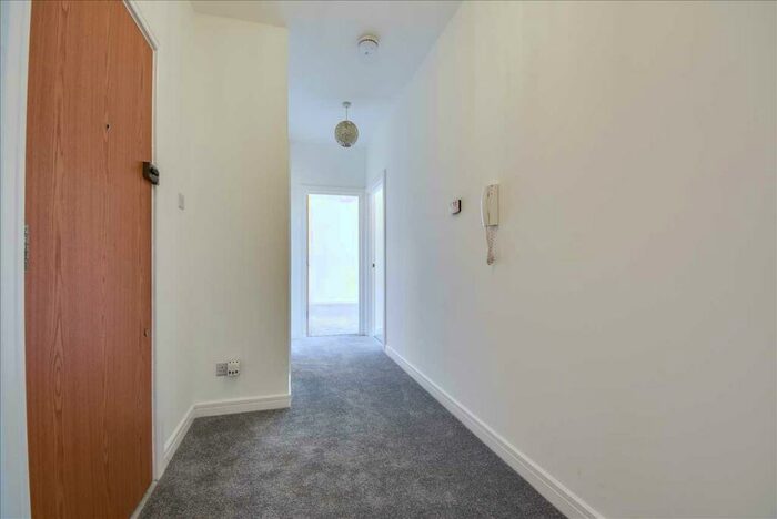 2 Bedroom Apartment To Rent In Avon House, Tithe Barn Road, Wellingborough, NN8
