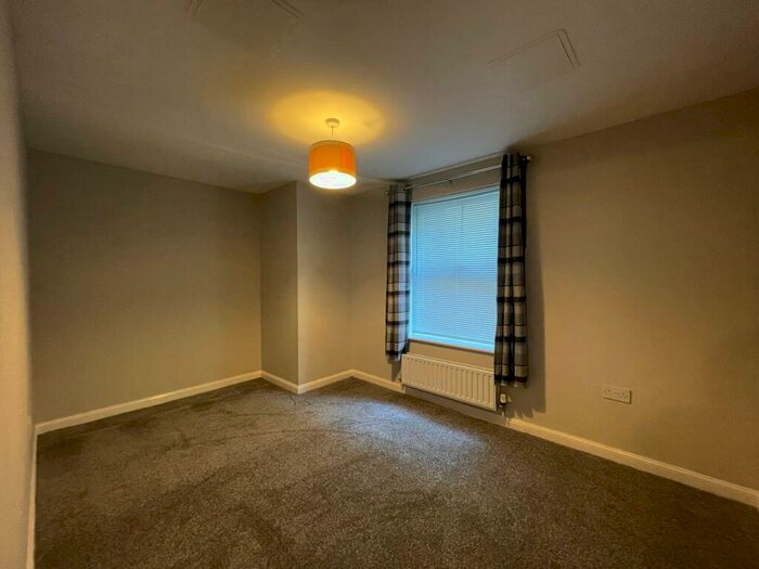 2 Bedroom Apartment To Rent In Byron Court, L25