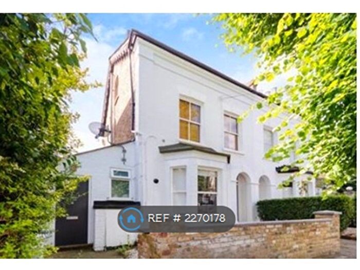 1 Bedroom Flat To Rent In Lebanon Gardens, London, SW18