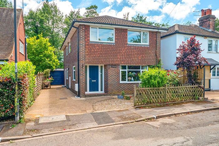 4 Bedroom Detached House For Sale In Firs Lane, Maidenhead, SL6