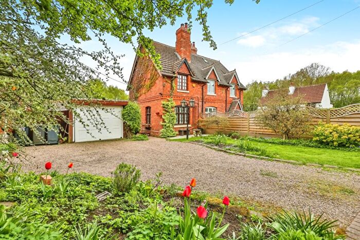 2 Bedroom Character Property For Sale In Moorgreen, Newthorpe, Nottingham, NG16