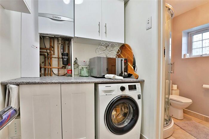 4 Bedroom Detached House For Sale In Glencoe Road, Poole, BH12