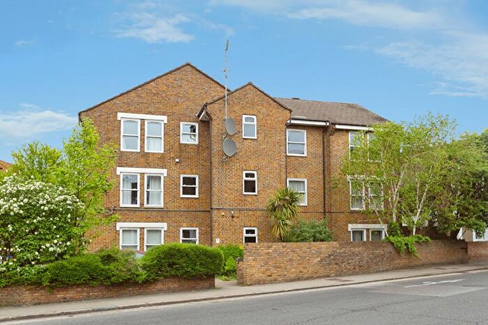 2 Bedroom Apartment For Sale In Well Street, London, E9