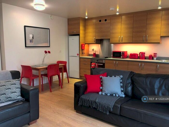 3 Bedroom Flat To Rent In Columbia Lodge, Southampton, SO16