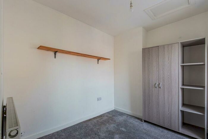 2 Bedroom Apartment To Rent In Glebe Street, Penarth, CF64