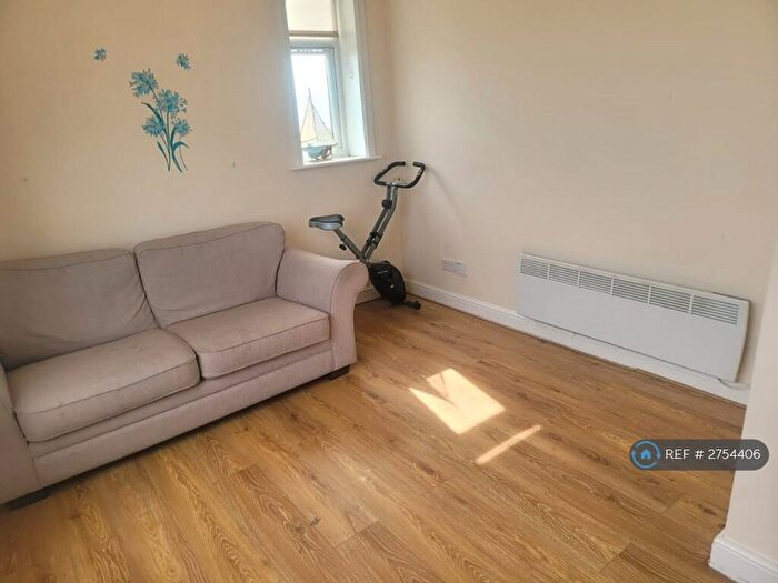 2 Bedroom Flat To Rent In Trafalgar Court, Norwich, NR11