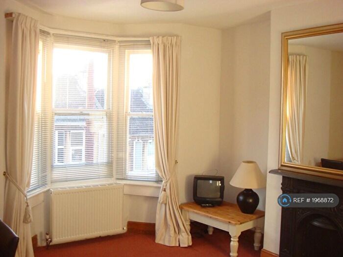 2 Bedroom Maisonette To Rent In Thornbank Place, Bath, BA2