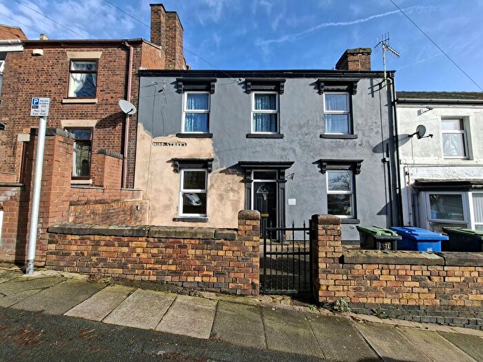 Town House To Rent In Hill Street, Stoke-On-Trent, ST4