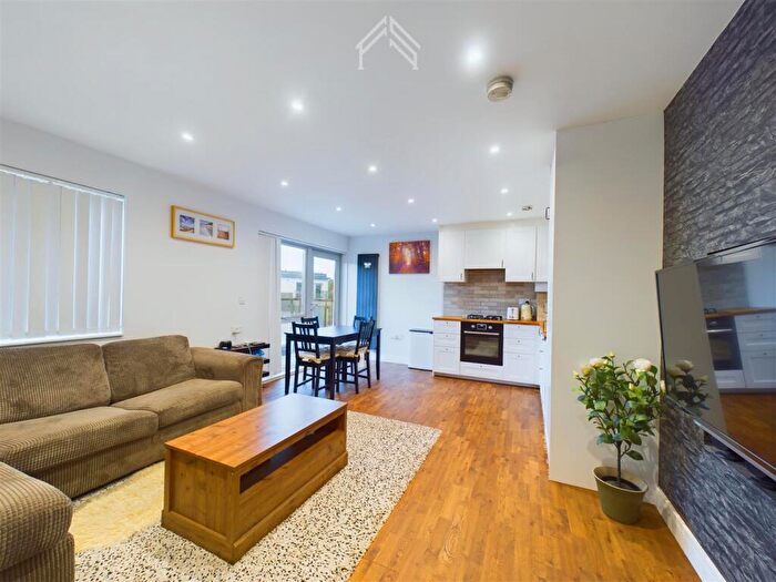 1 Bedroom Flat For Sale In Caulfield Gardens, Pinner, HA5