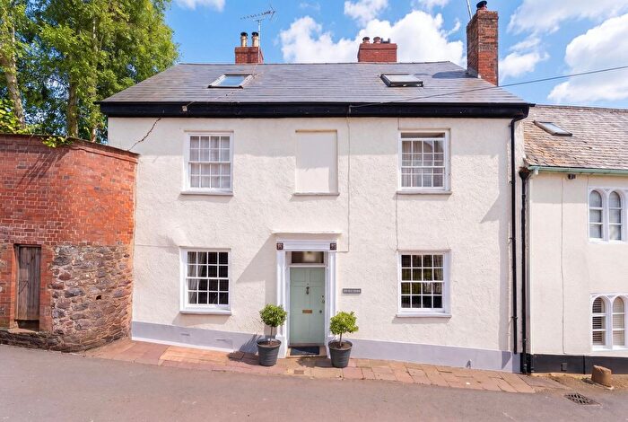 6 Bedroom Semi-Detached House For Sale In Sandford, Crediton, EX17