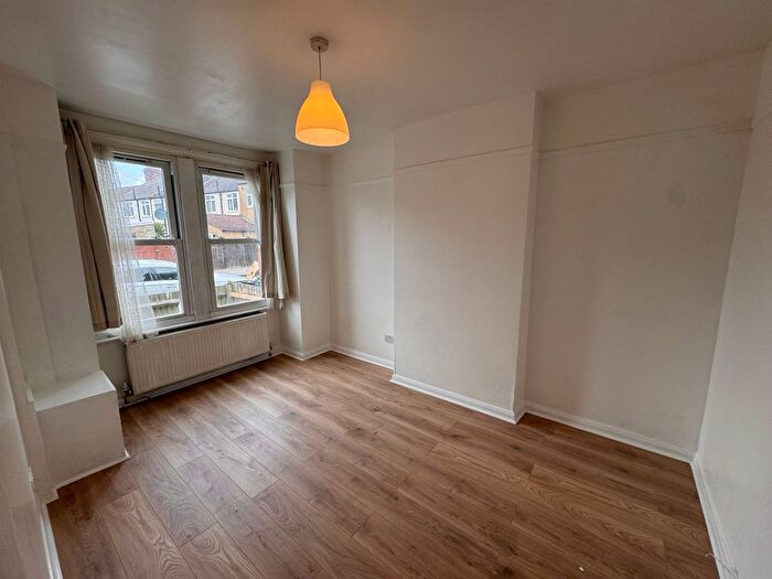 2 Bedroom Maisonette To Rent In Ecclesbourne Road, Thornton Heath, Surrey, CR7