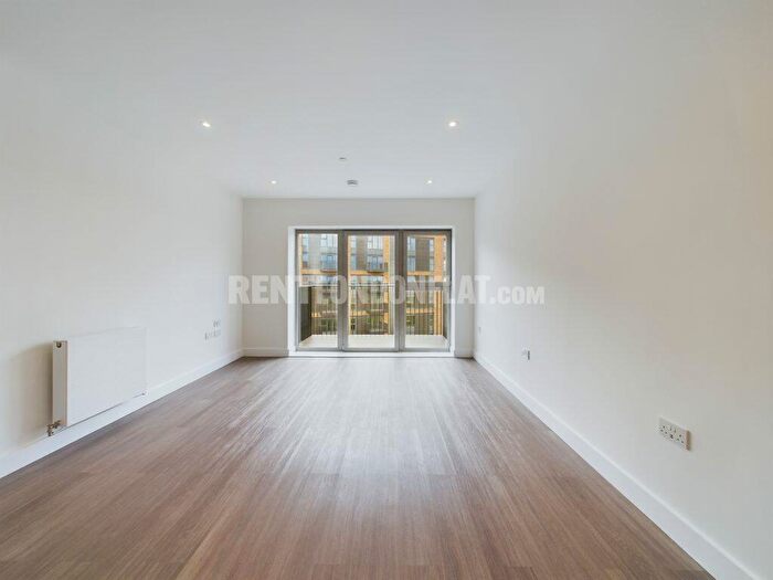 2 Bedroom Flat To Rent In Flagstaff Road, Reading, – Bedrooms Flat, RG2