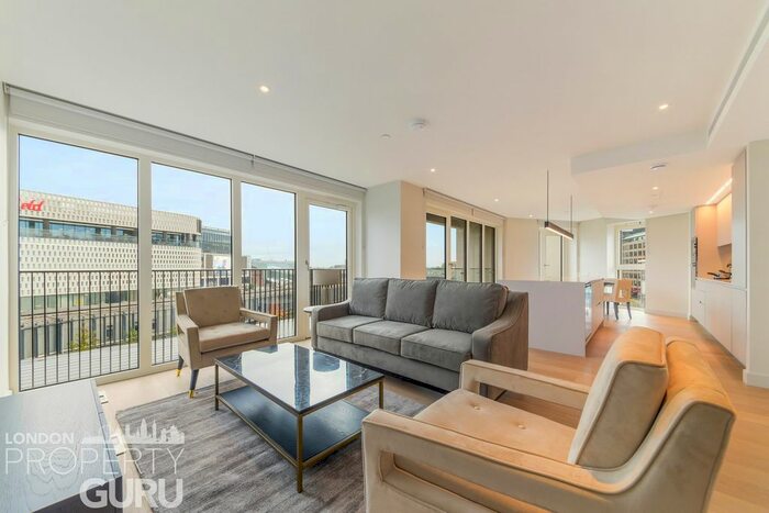 2 Bedroom Flat To Rent In Lincoln Apartments, Fountain Park Way, W12