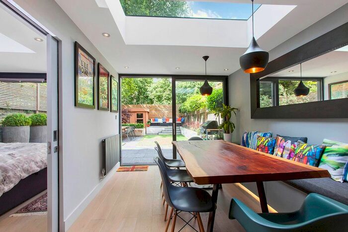 2 Bedroom Flat To Rent In Elsham Road, Kensington, London, W14