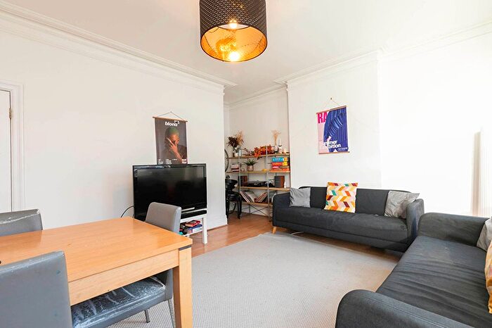 3 Bedroom Flat To Rent In West End Lane, London, NW6