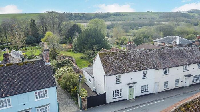 4 Bedroom End Of Terrace House For Sale In High Street, Ramsbury, SN8