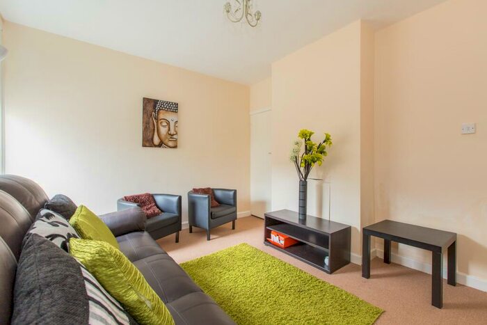 3 Bedroom House To Rent In Percy Road, Southsea, PO4