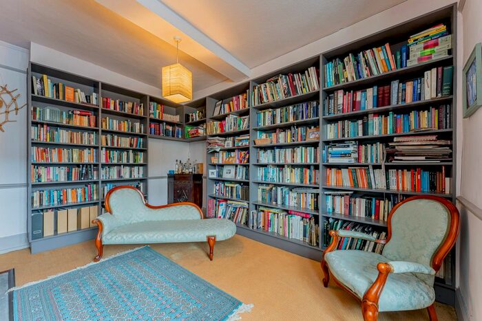 6 Bedroom Detached House For Sale In Castle Gates, Shrewsbury, Shropshire, SY1