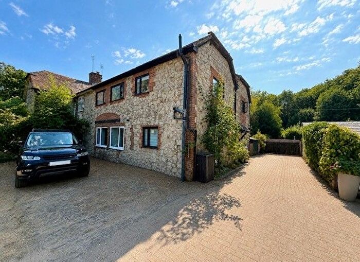 2 Bedroom Flat To Rent In Hubbards Hill, Weald, TN13
