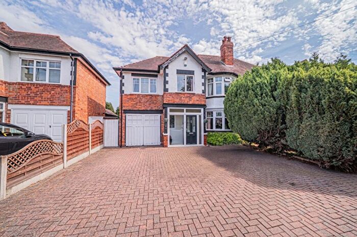4 Bedroom Semi Detached House For Sale In Warwick Road, Solihull, B91