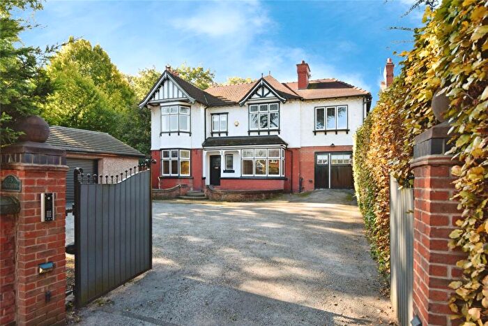 6 Bedroom Detached House For Sale In Chester Road, Middlewich, Cheshire, CW10