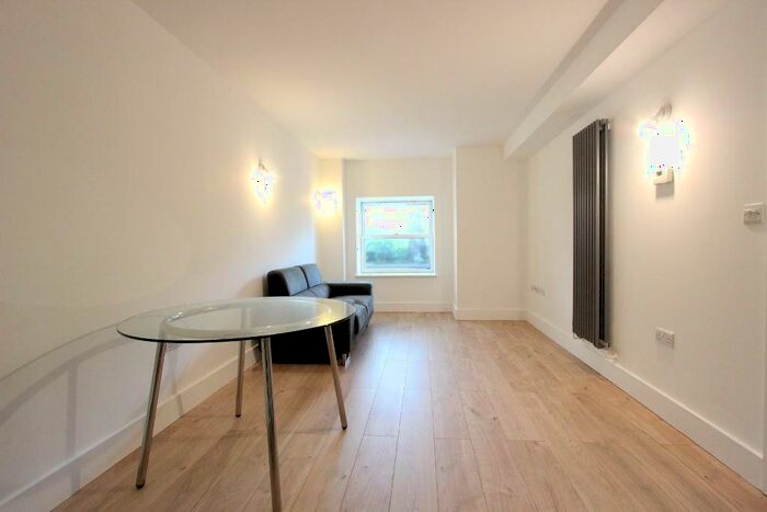 1 Bedroom Flat To Rent In Cadogan Road, London, SE18