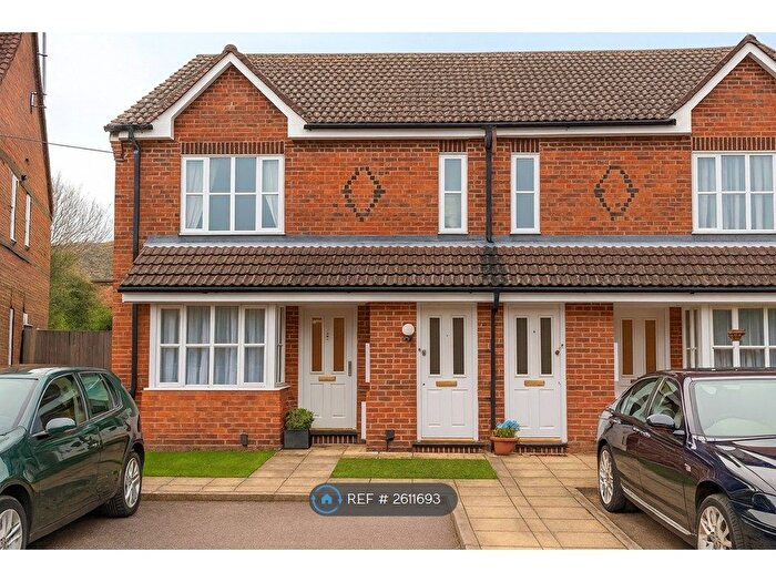 2 Bedroom Maisonette To Rent In Leaford Court, Watford, WD24