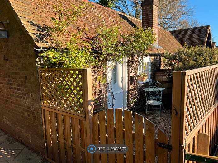 Studio To Rent In Ringshall, Berkhamsted, HP4