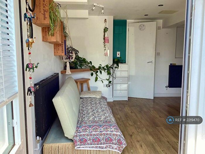 Studio To Rent In Brentwood Road, Brighton, BN1