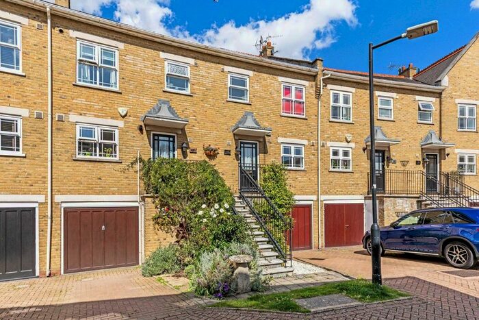 5 Bedroom Semi-Detached House To Rent In Stott Close, London, SW18