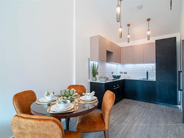 1 Bedroom Flat For Sale In The Pointe, Peterson Road, Wakefield, WF1