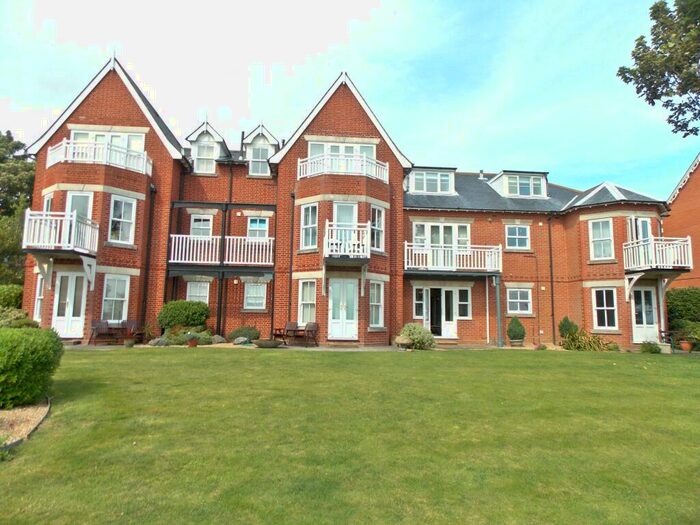 2 Bedroom Apartment To Rent In Beach Place, Felixstowe, IP11